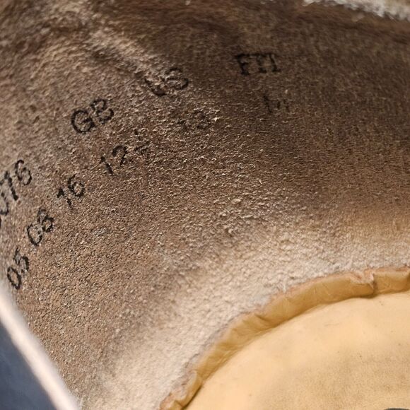 Mens Shoes Clarks DESERT BOOT 13M LaceUp Chukka Boots 55527 Brown Chestnut Suede - Picture 9 of 9